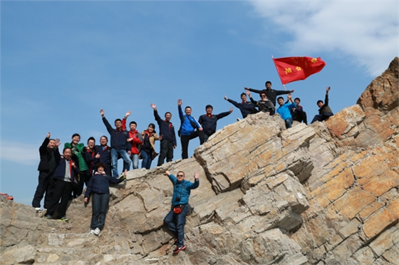 烟台华顺油气润滑司庆之长岛旅游集体合影